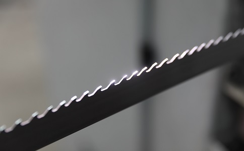 七台河双金属带锯条产生切削噪音的原因具体有哪些？